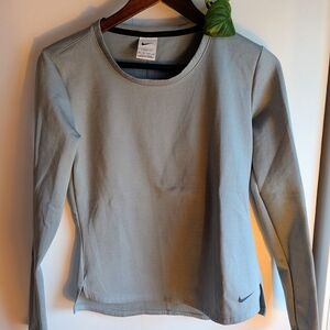 Nike Women's Light Gray Long Sleeve Tee